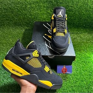 2023 Air Jordan 4 Retro “Thunder”
